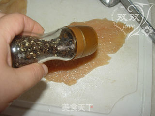 少许勾芡令你的菜更加上镜——鸡丝炒苦瓜的做法步骤:3