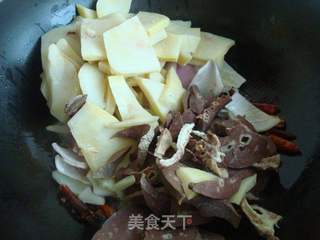 爆炒黑白羊肺——新疆味道的做法步骤:6