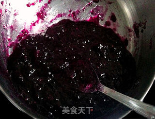 意大利蛋白莓果冰淇淋的做法步骤:2