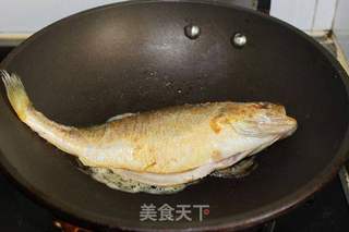 红烧黄花鱼的做法步骤:6