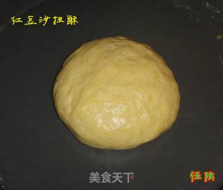 红豆沙扭酥的做法步骤:2