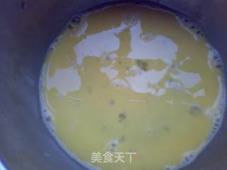 玫瑰蛋黄曲奇的做法步骤:2