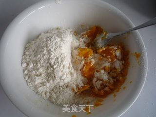 南瓜豆沙包的做法步骤：1