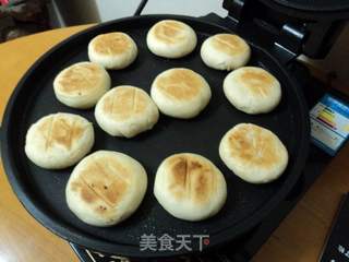 广州街头常见的豆沙饼的做法步骤:17