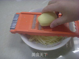 土豆丝饼的做法步骤:2