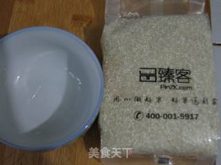 超级简单的十分钟做好粘稠的大米粥的做法步骤:2