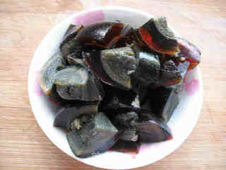 【品臻客五常稻花香】试用报告——清香扑鼻的莴笋叶皮蛋粥的做法步骤:8