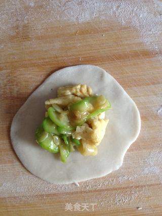 西葫芦鸡蛋水饺的做法步骤:12
