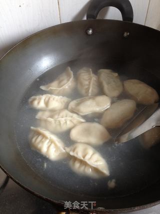 西葫芦鸡蛋水饺的做法步骤:18