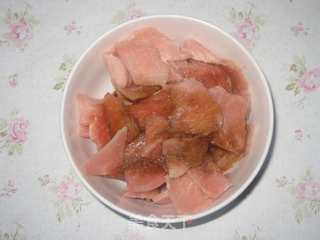 香菇炒肉的做法步骤：3