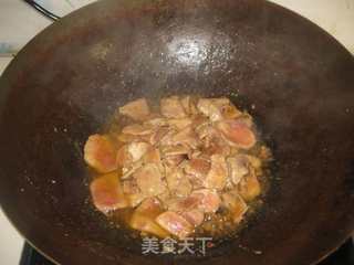 香菇炒肉的做法步骤：5