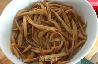 凉拌黄花菜莲藕的做法步骤:7