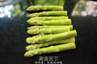 芦笋培根卷的做法步骤:2