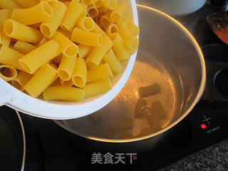 咖喱牛肉煮意粉的做法步骤:3