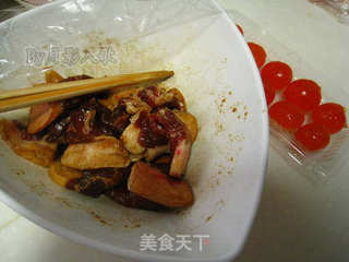 蛋黄肉粽----小吃主食两相宜的极品粽子的做法步骤:2