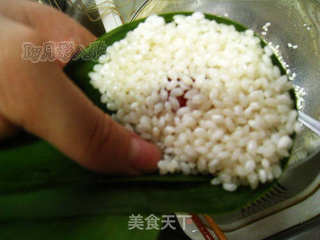 蛋黄肉粽----小吃主食两相宜的极品粽子的做法步骤:7