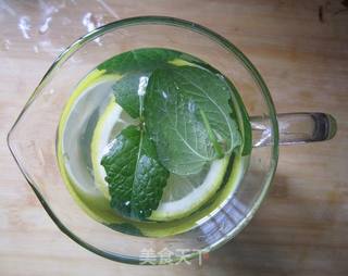 薄荷柠檬水的做法步骤:7