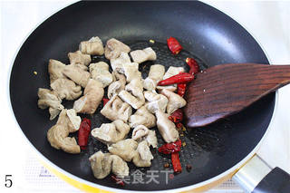 干煸脆皮肥肠的做法步骤：5