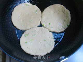 营养美味不止一点点——杂粮葱油饼的做法步骤:11