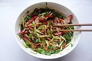 夏季开胃菜——凉拌猪耳的做法步骤:6