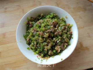 青椒肉馅饺子的做法步骤:6