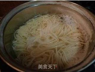 葱油拌面(完美荷包蛋攻略)的做法步骤:2