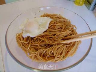 葱油拌面(完美荷包蛋攻略)的做法步骤:8