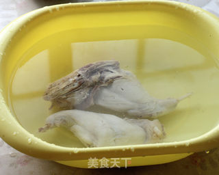 辣的万种风情---鲜辣蘸水兔的做法步骤:4