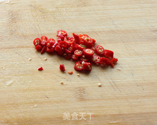 辣的万种风情---鲜辣蘸水兔的做法步骤:7