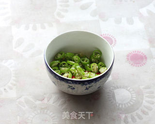 辣的万种风情---鲜辣蘸水兔的做法步骤:9