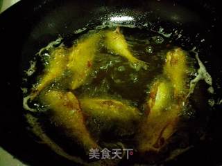 油炸穿条鱼的做法步骤:3