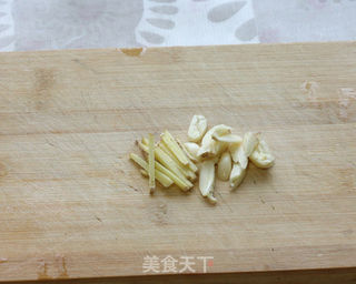 辣的风情万种-----酸辣鸭肠的做法步骤:3