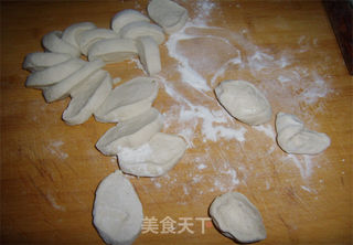 奶香“小笼包”的做法步骤:13
