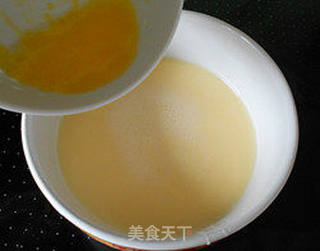 芒果罐头做的芒果班戟的做法步骤:4