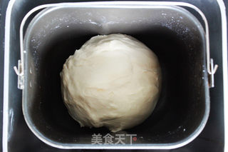 葡萄干菠萝粒面包的做法步骤:2