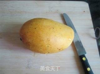 芒果冰沙的做法步骤：1