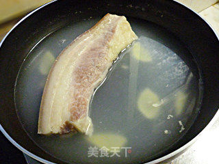爆香回锅肉的做法步骤:3