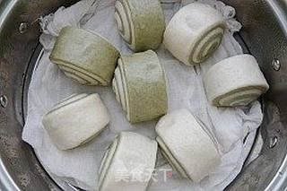 绿茶双色馒头卷的做法步骤:13