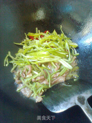 瓜皮青椒肉丝的做法步骤:6