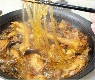 小鸡炖蘑菇的做法步骤:15