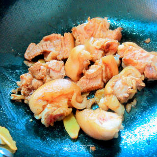 黑豆豉蒸猪蹄的做法步骤:6
