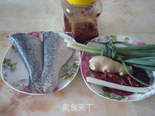 回锅鱼的做法步骤：1