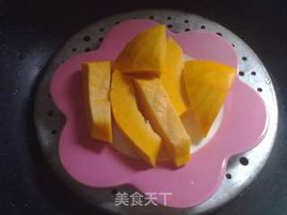 南瓜花样馒头的做法步骤:2