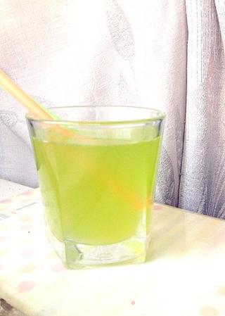 六月不减肥七月没腰围——蜂蜜芹菜水的做法步骤:5