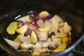 学做台湾三杯鸡——铸铁锅版的做法步骤:3