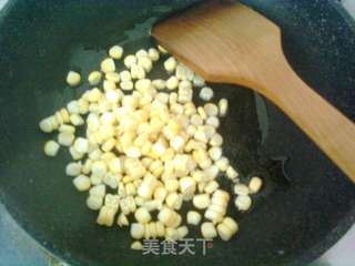 鲜桃玉米炒饭——简单的、本味的独门炒饭的做法步骤:3