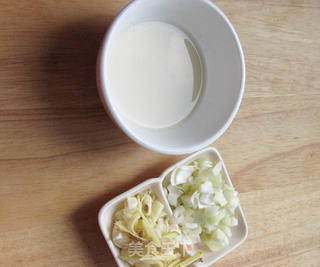 新鲜蔬菜新鲜吃——{扁豆炒香肠}的做法步骤:4
