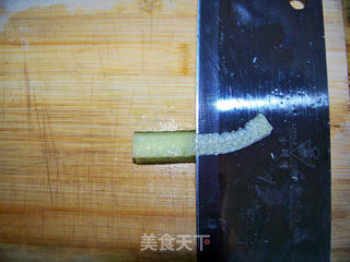 心蓝手制私房菜【双椒脆黄瓜条】——换一种人生换一种活法的做法步骤:2