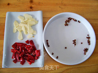 心蓝手制私房菜【双椒脆黄瓜条】——换一种人生换一种活法的做法步骤:3