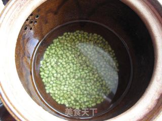 砂锅生绿豆芽的做法步骤:2